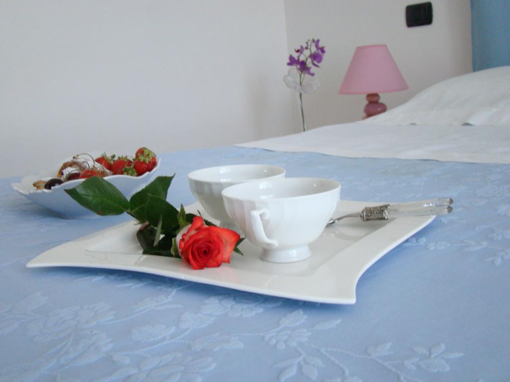 Residence Acquamarina 圣贝内代托-德尔特龙托 客房 照片